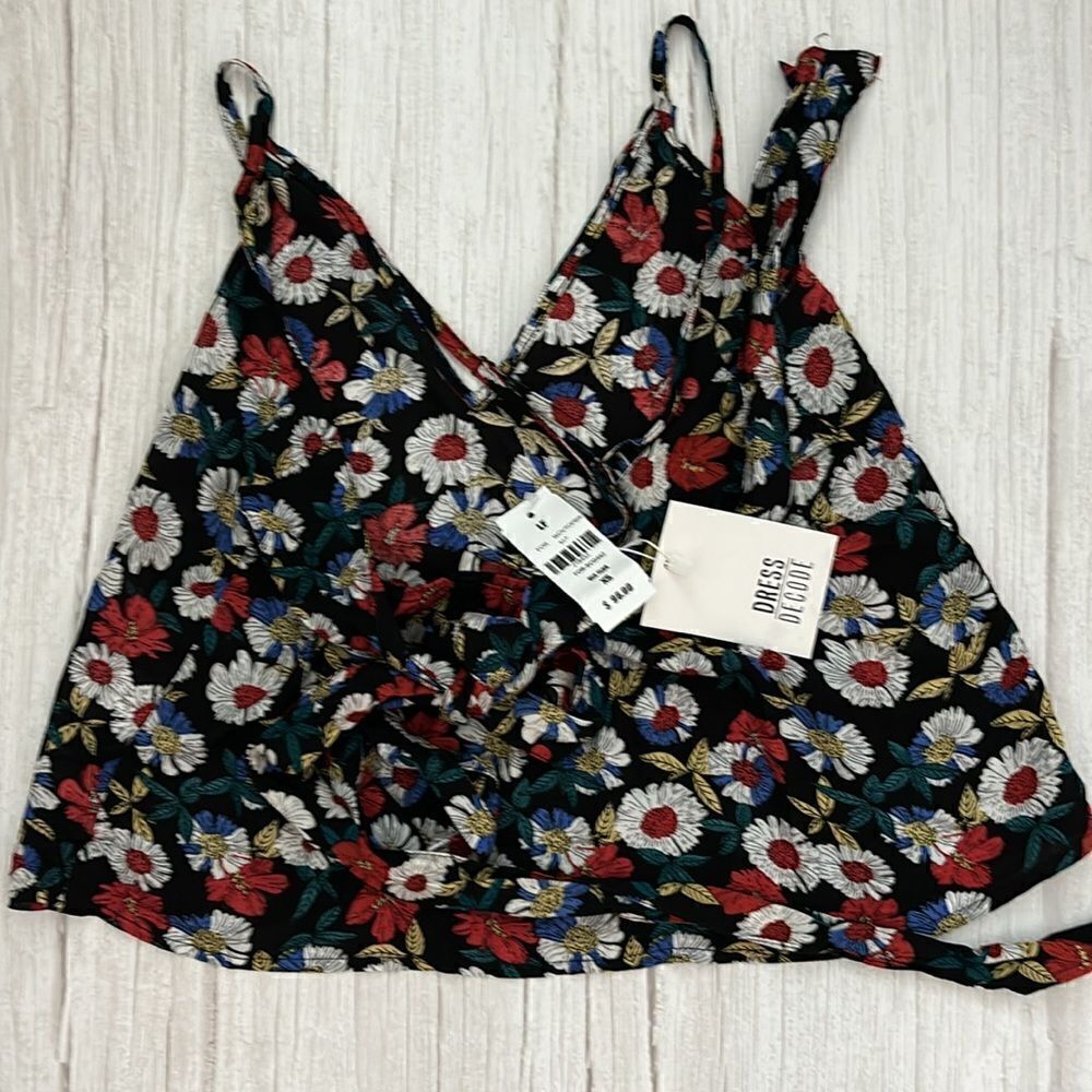 LF/Dress Decode Floral Halter Top - Picture 4 of 6